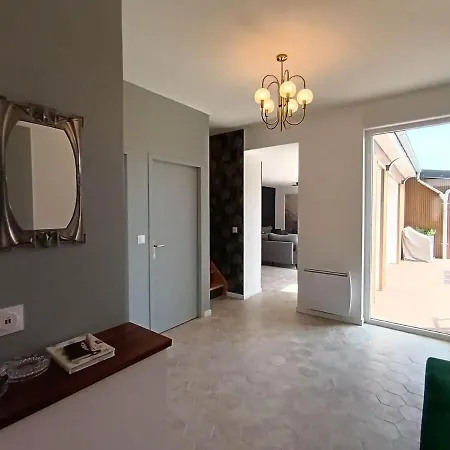 Hébergement de vacances Elégante Maison Des Années 30 De 180m2