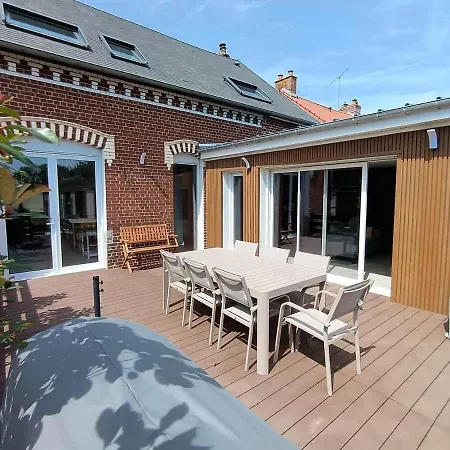 Hébergement de vacances Elégante Maison Des Années 30 De 180m2 *