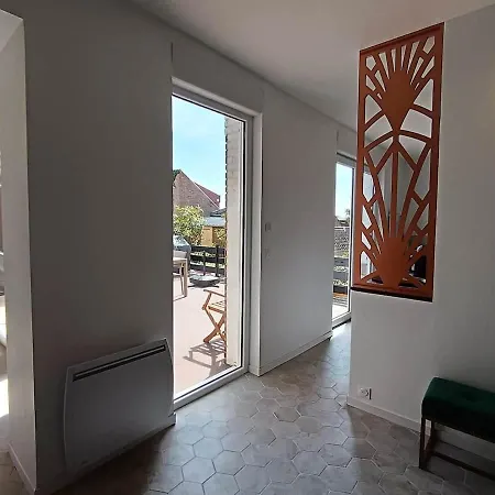 Hébergement de vacances Elégante Maison Des Années 30 De 180m2 *